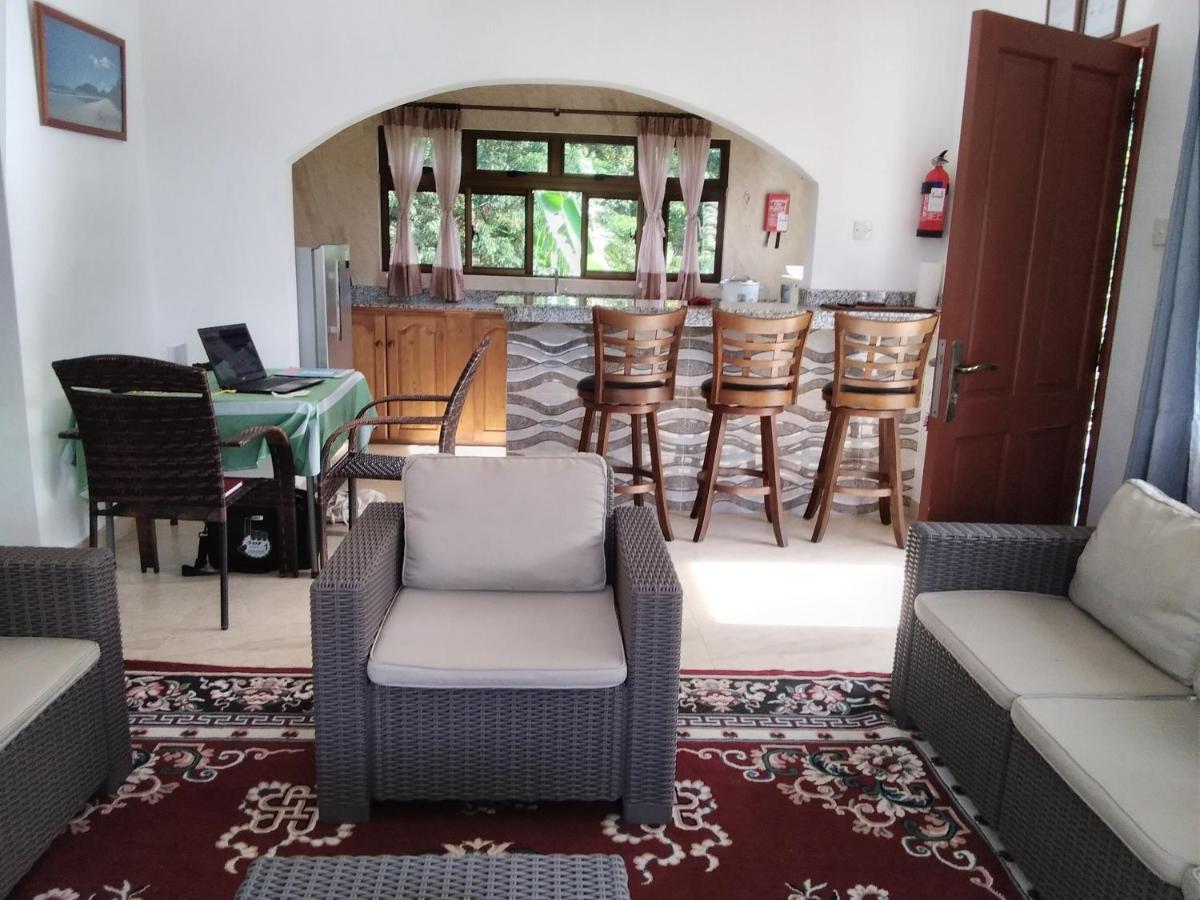 Belle Rose Vue Guest House Баи-Сейнт-Энн Экстерьер фото